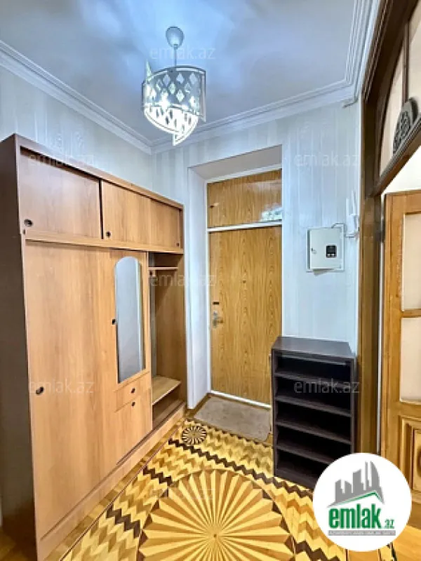 Satılır 3 otaqlı köhnə tikili 84 m²