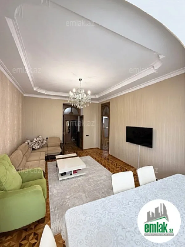 Satılır 3 otaqlı köhnə tikili 84 m²