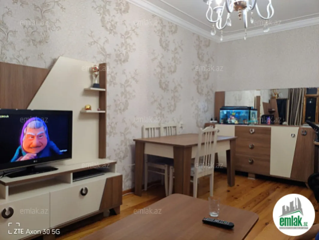 Satılır 3 otaqlı köhnə tikili 82 m²