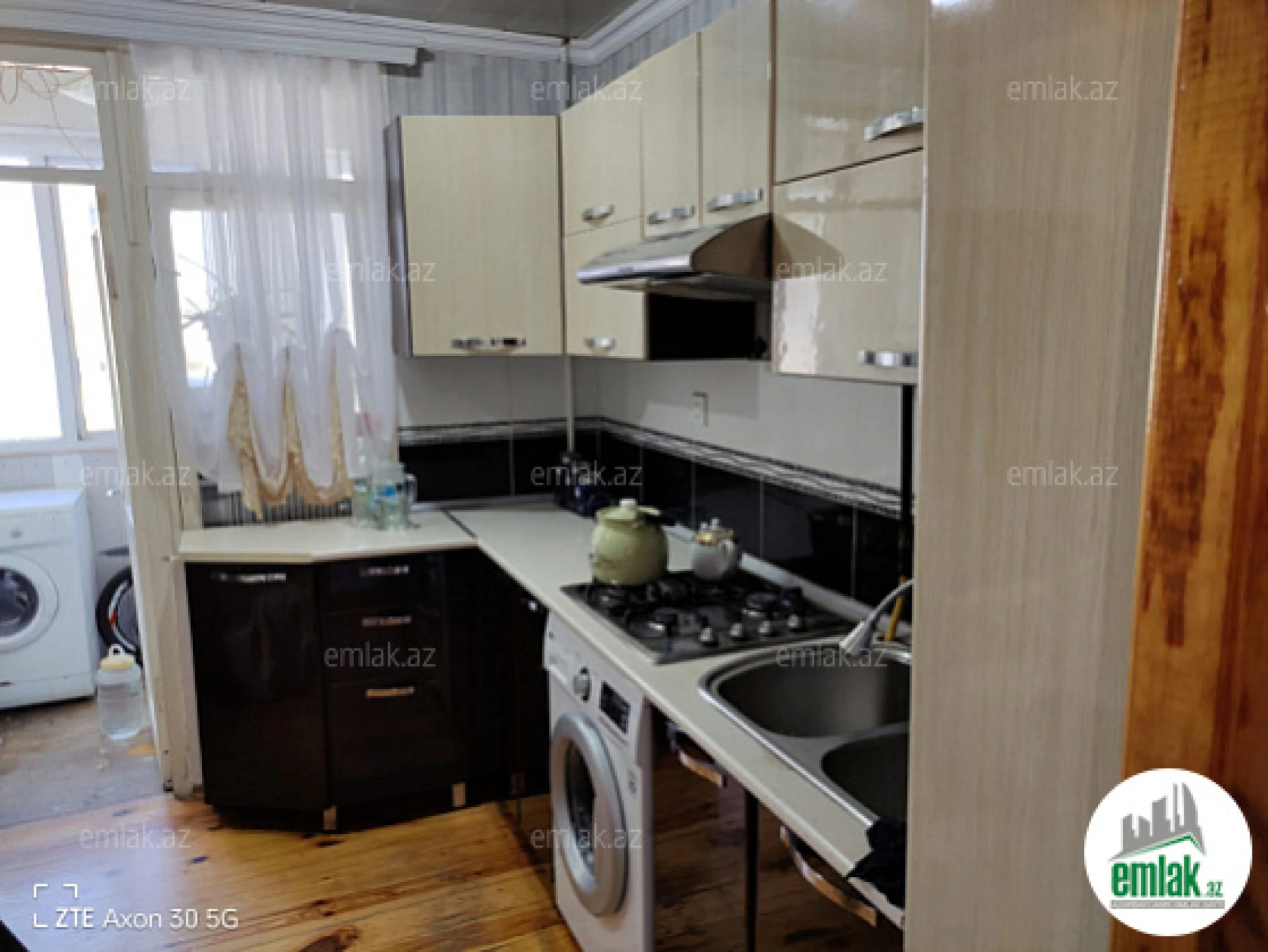 Satılır 3 otaqlı köhnə tikili 82 m²