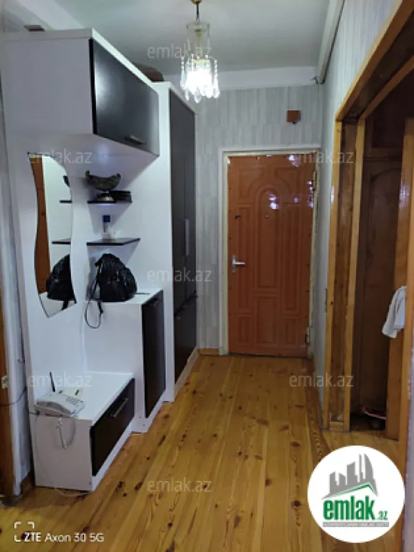 Satılır 3 otaqlı köhnə tikili 82 m²