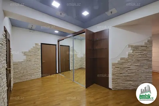 Satılır 3 otaqlı yeni tikili 160 m²