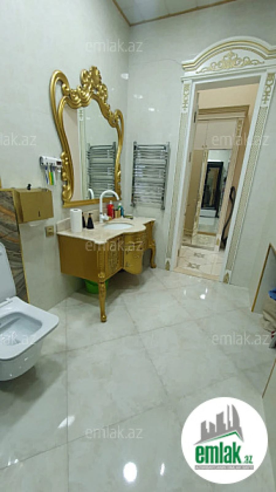 Satılır 3 otaqlı köhnə tikili 130.5 m²