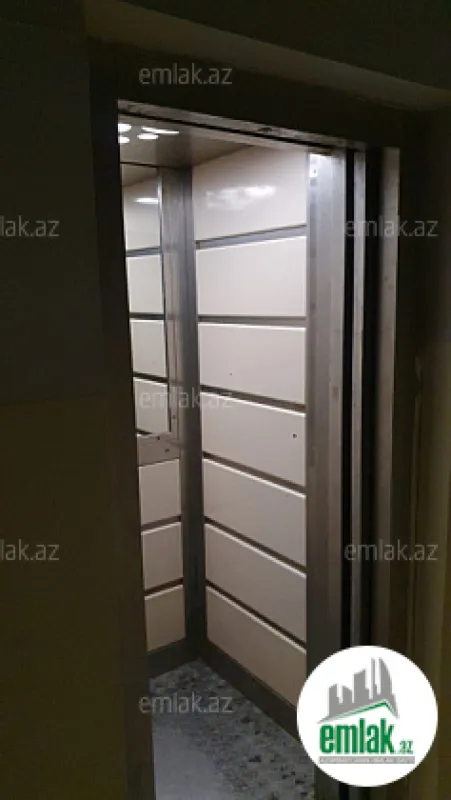 Satılır 3 otaqlı köhnə tikili 130.5 m²