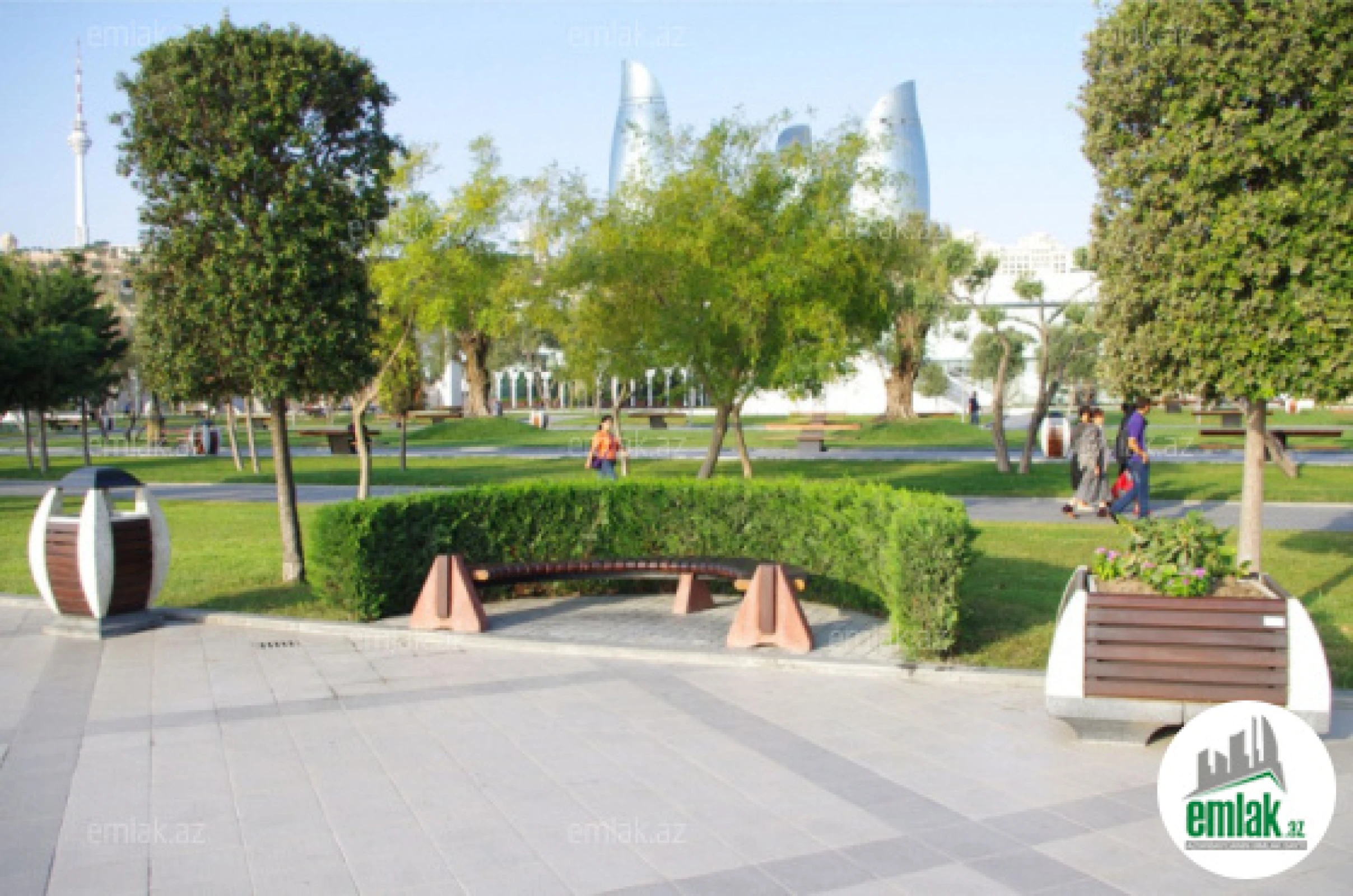 Satılır 3 otaqlı köhnə tikili 130.5 m²