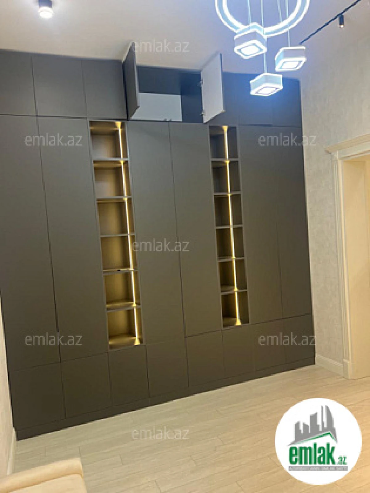 Satılır 3 otaqlı yeni tikili 107 m²
