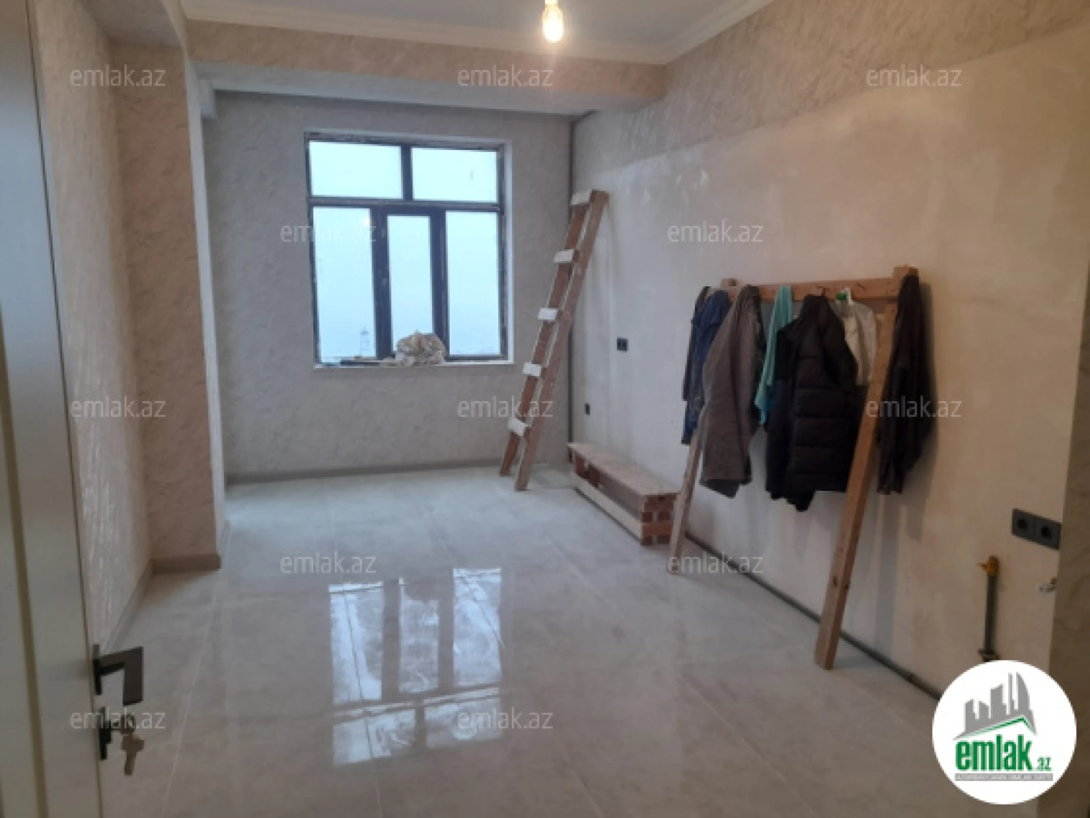 Satılır 3 otaqlı yeni tikili 125 m²