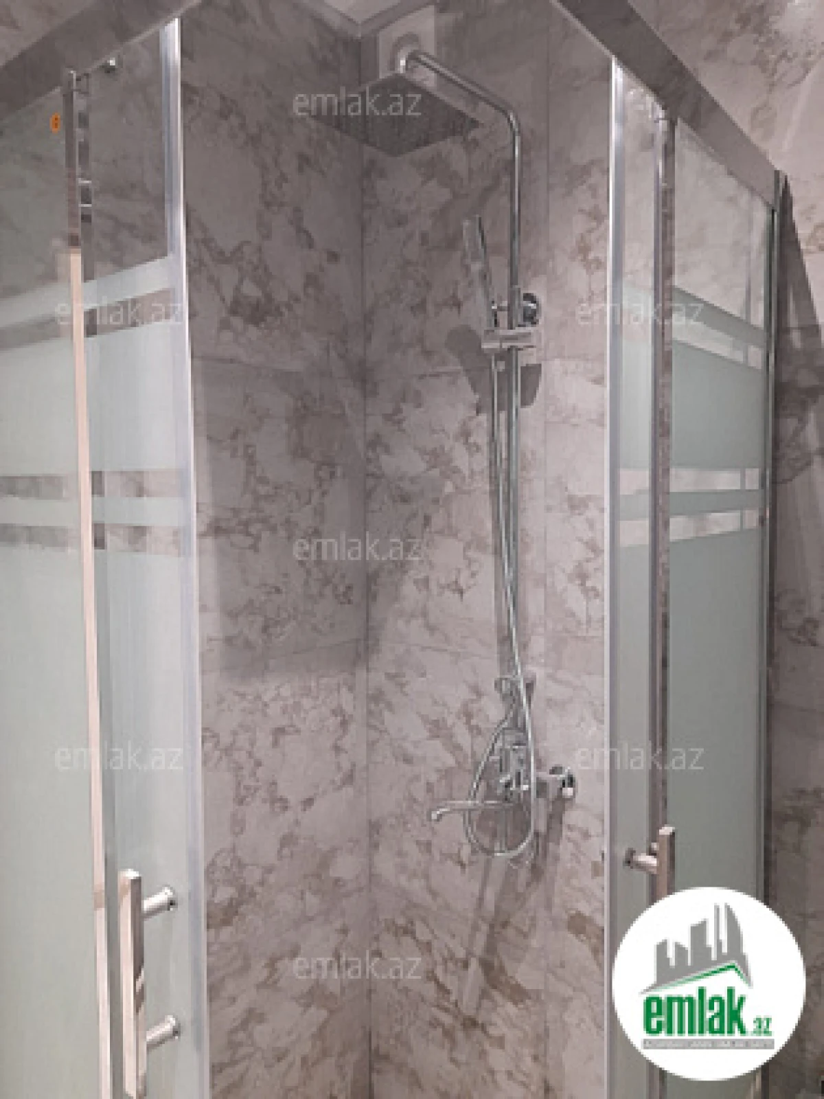 Satılır 3 otaqlı yeni tikili 125 m²