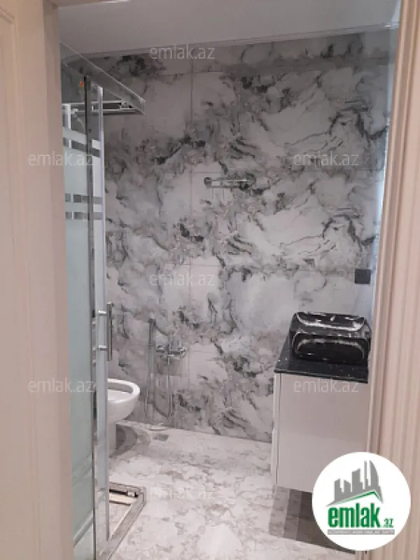 Satılır 3 otaqlı yeni tikili 125 m²