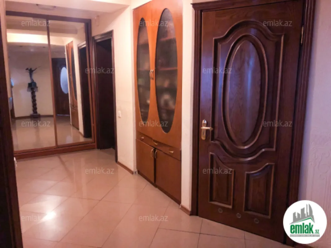 Satılır 3 otaqlı yeni tikili 105.5 m²