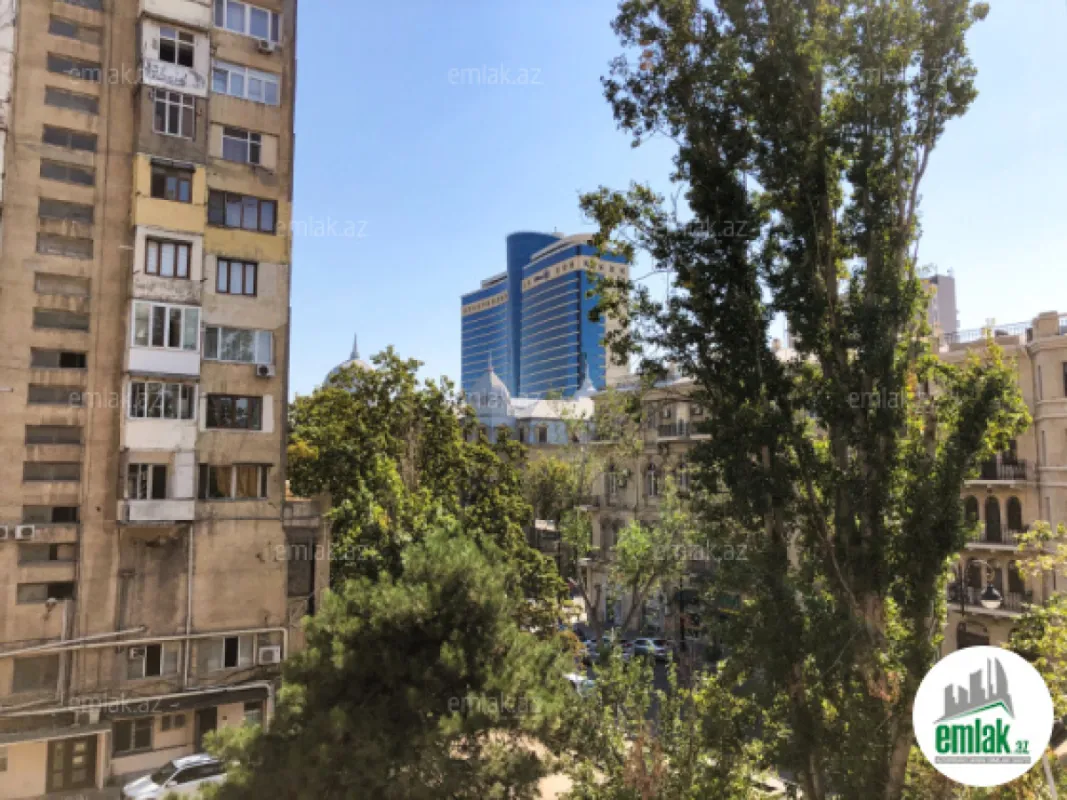 Satılır 3 otaqlı yeni tikili 105.5 m²