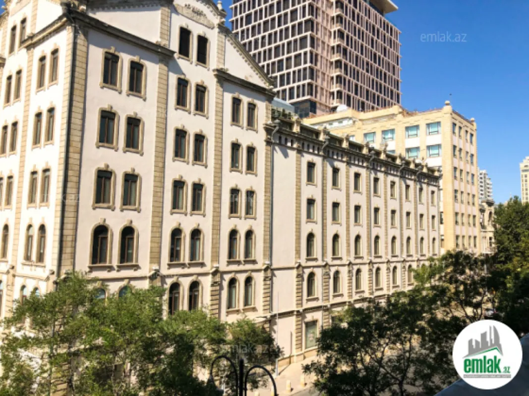 Satılır 3 otaqlı yeni tikili 105.5 m²