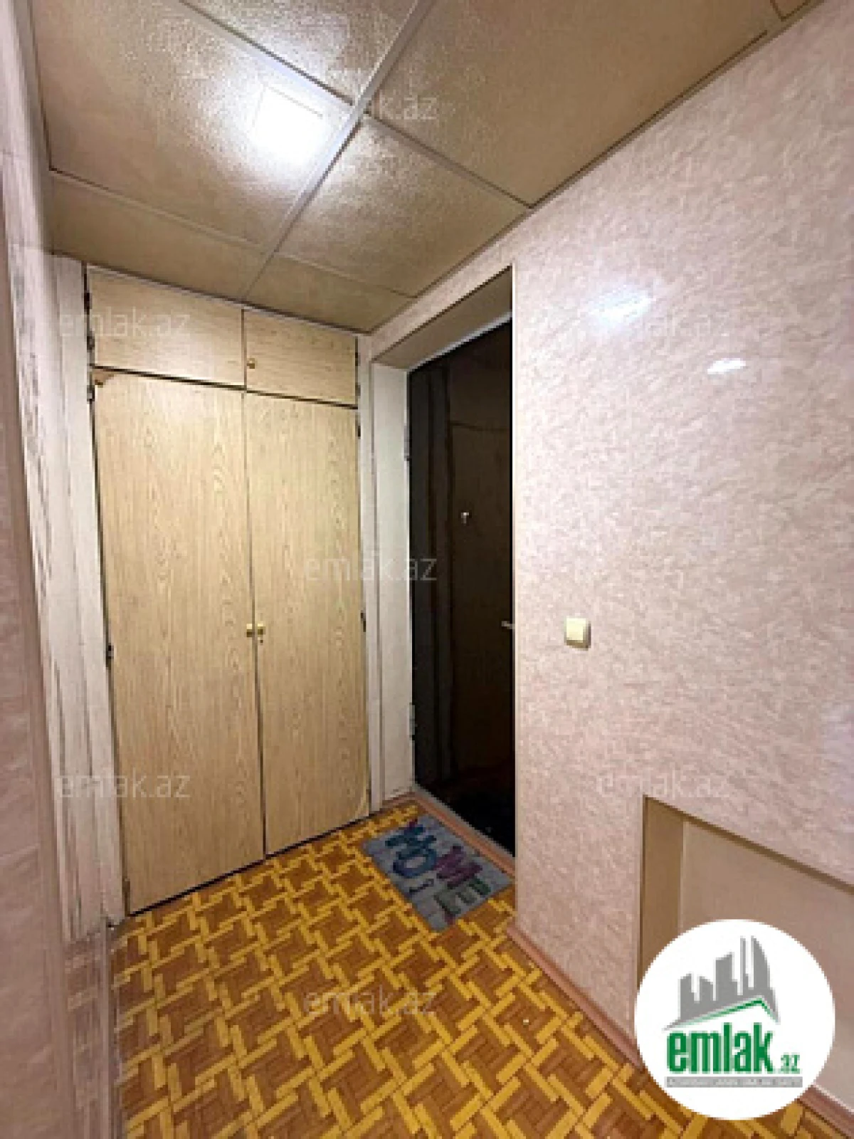 Satılır 2 otaqlı köhnə tikili 55 m²