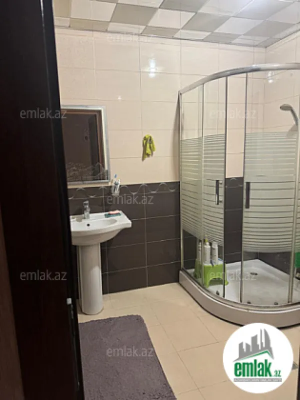 Satılır 3 otaqlı yeni tikili 125 m²