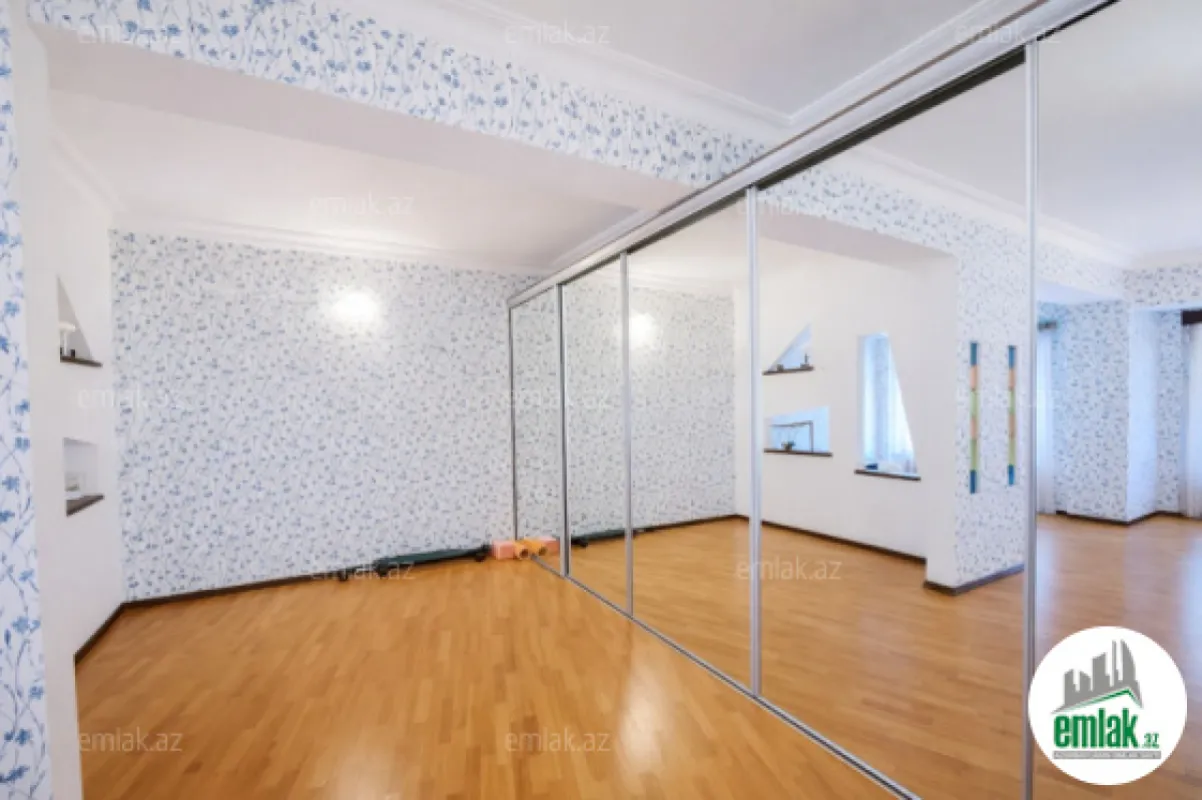 Satılır 3 otaqlı yeni tikili 160 m²