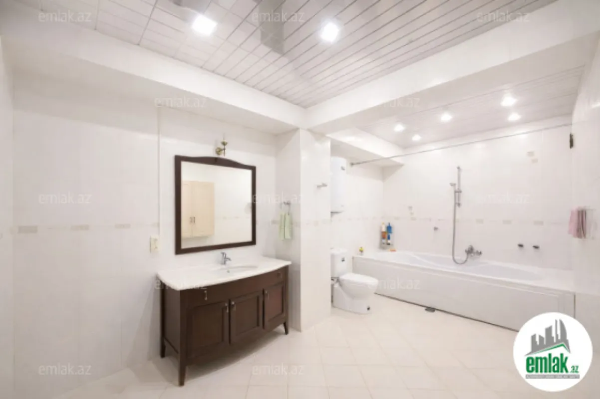 Satılır 3 otaqlı yeni tikili 160 m²