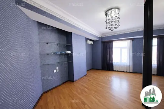 Satılır 3 otaqlı yeni tikili 160 m²