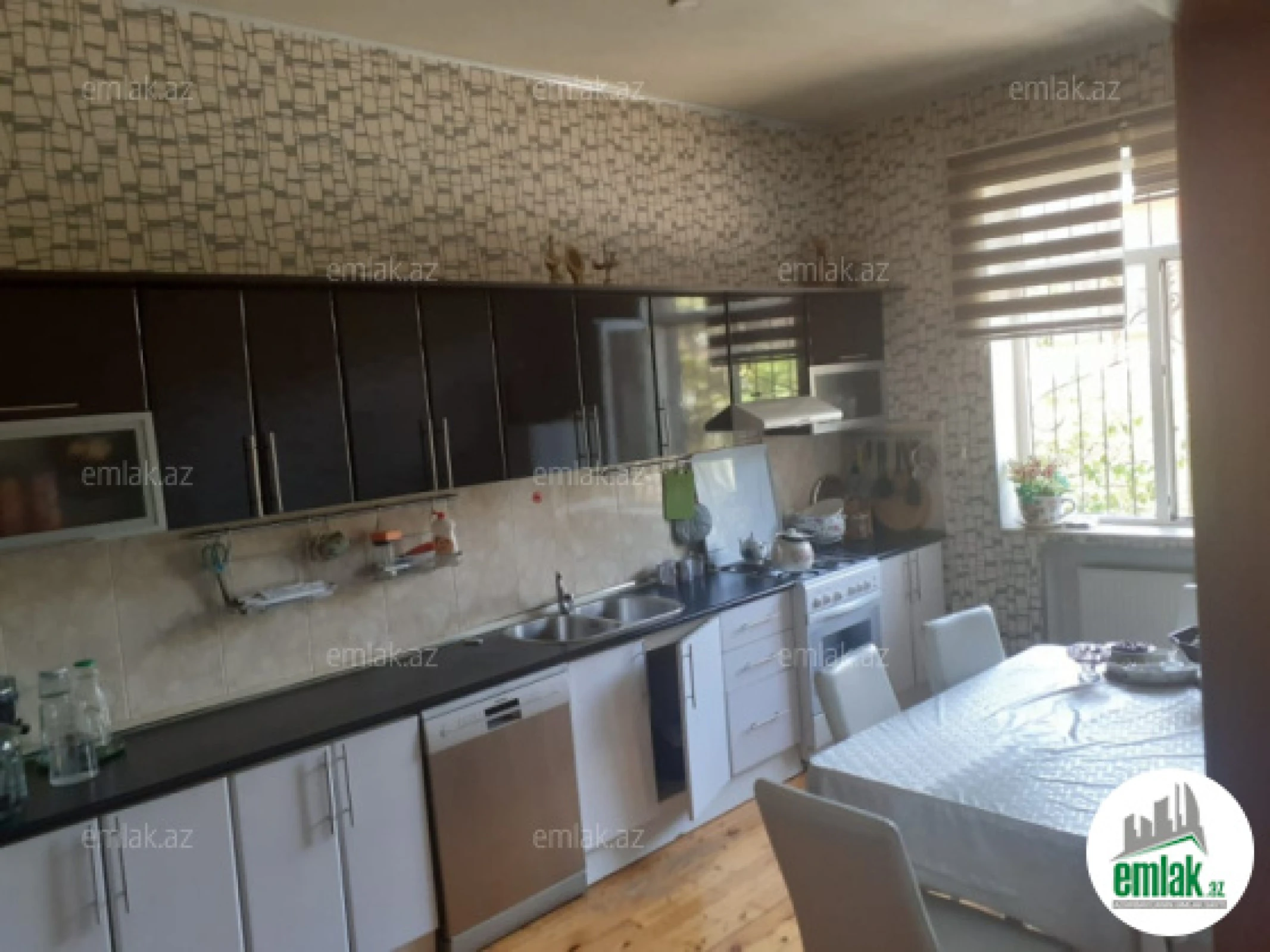 Satılır 6 otaqlı həyət evi 170 m²