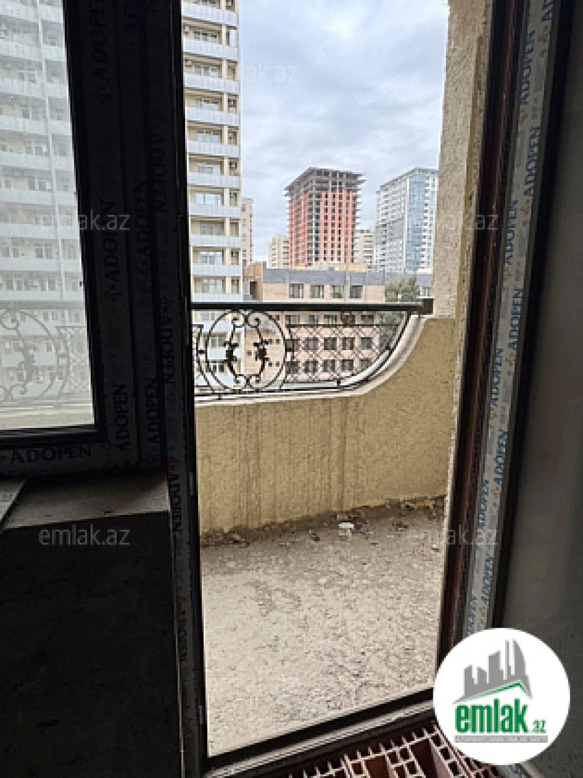 Satılır 2 otaqlı yeni tikili 100 m²