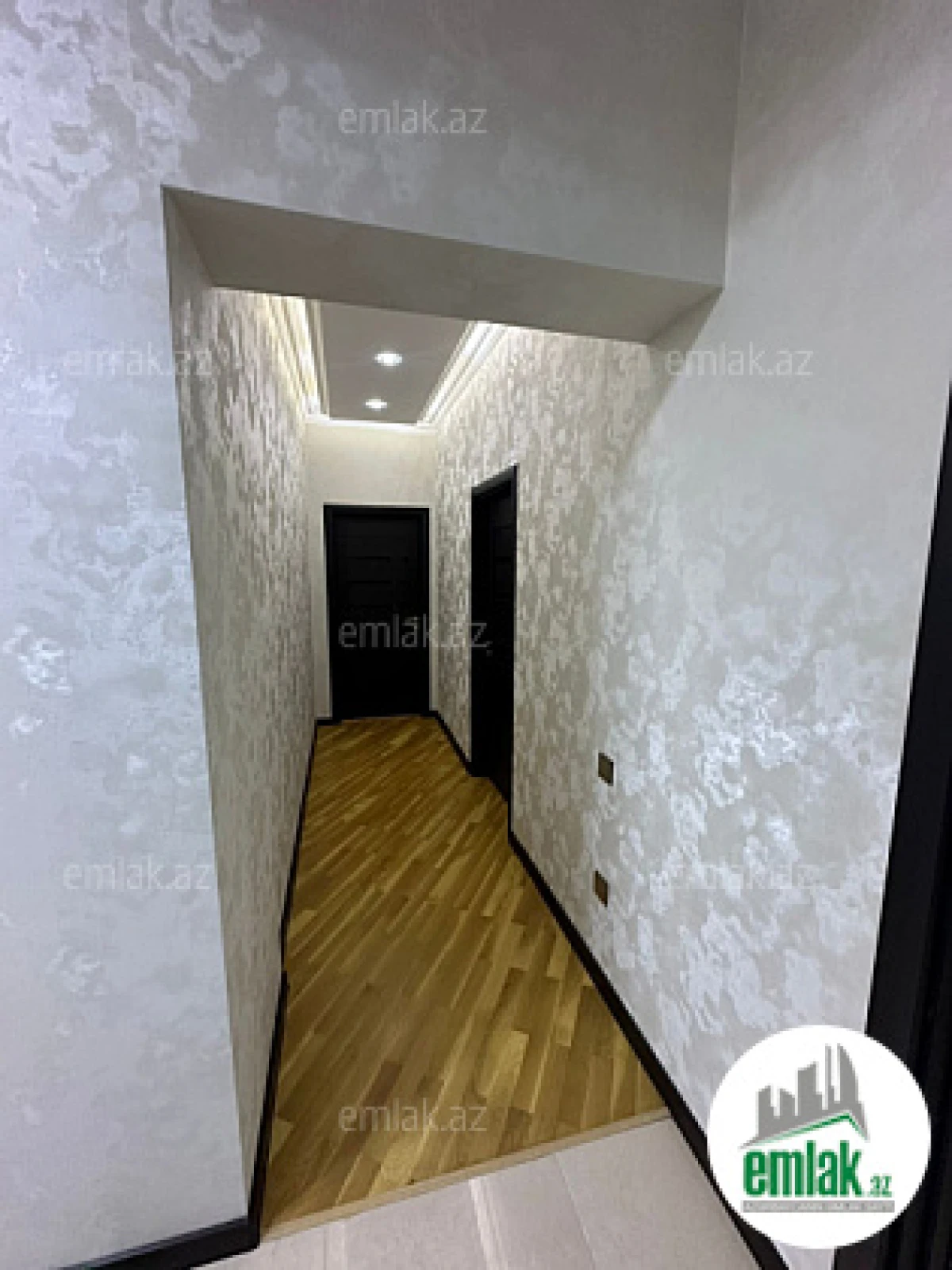 Satılır 2 otaqlı yeni tikili 70 m²