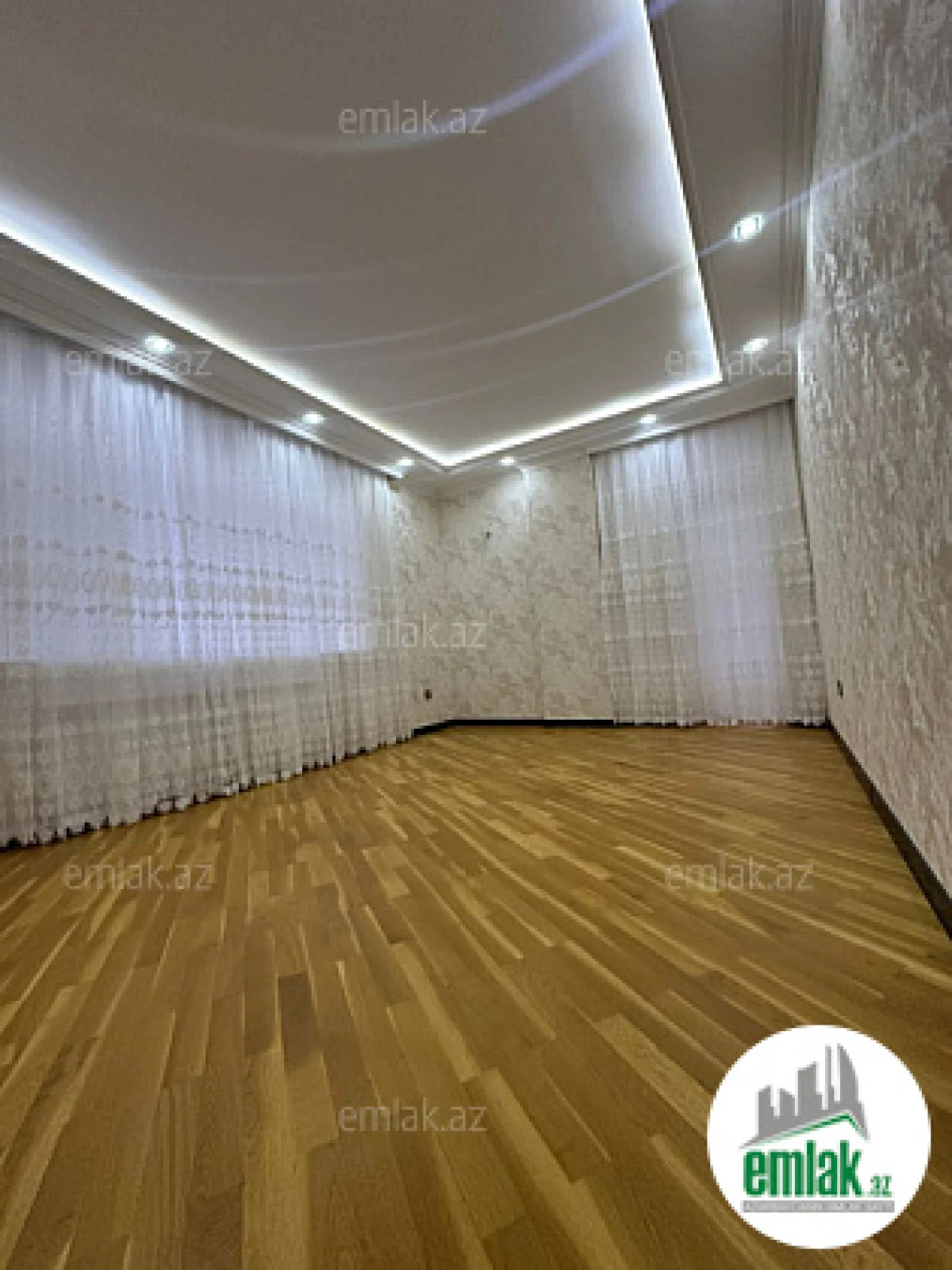 Satılır 2 otaqlı yeni tikili 70 m²