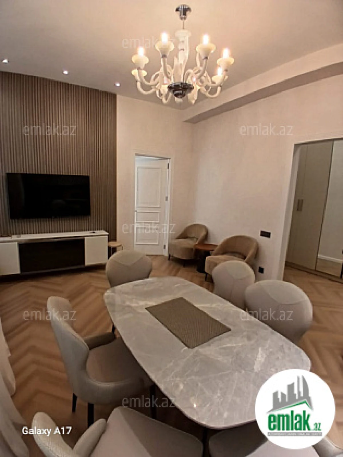 Satılır 3 otaqlı yeni tikili 75 m²