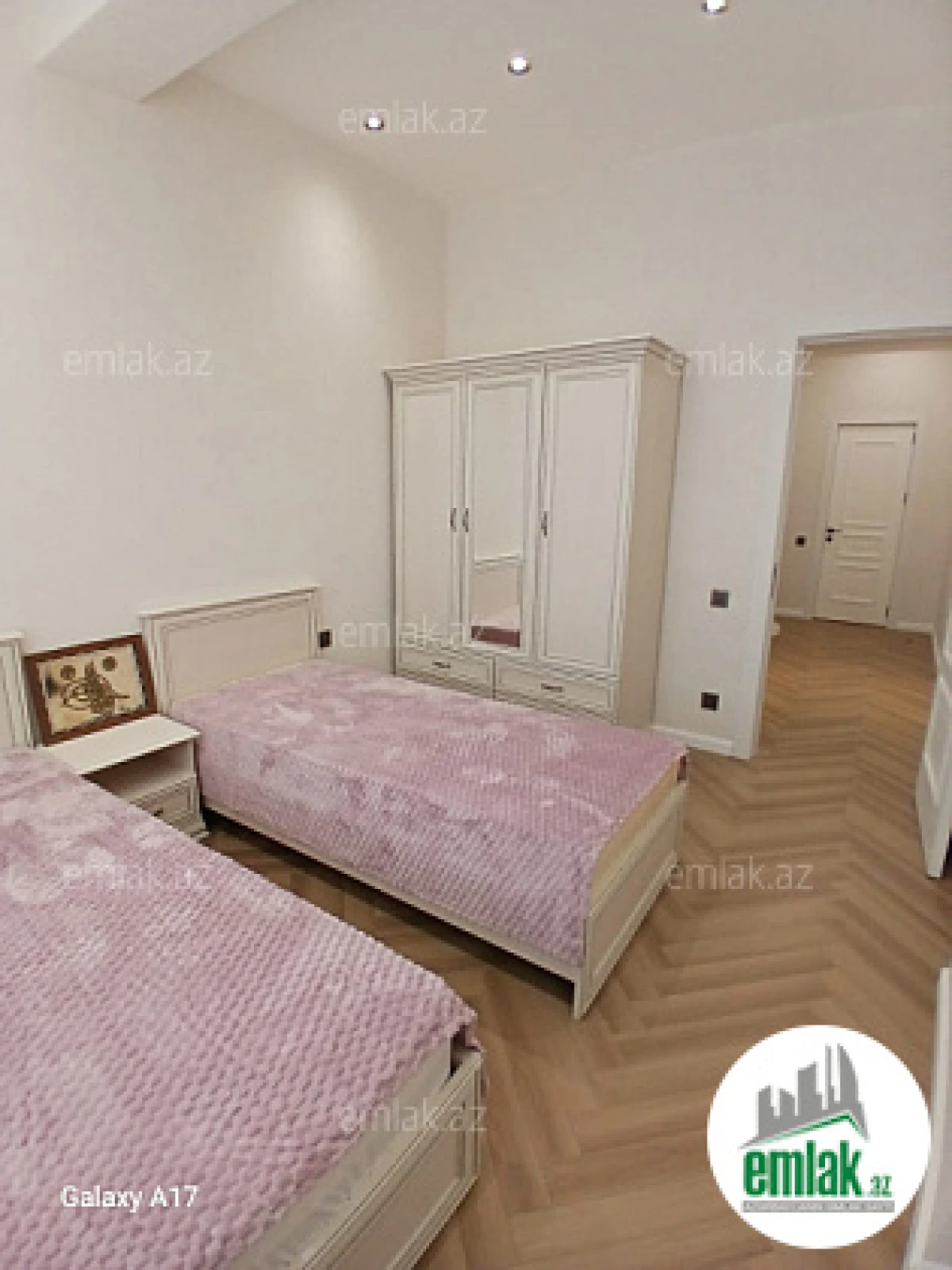 Satılır 3 otaqlı yeni tikili 75 m²
