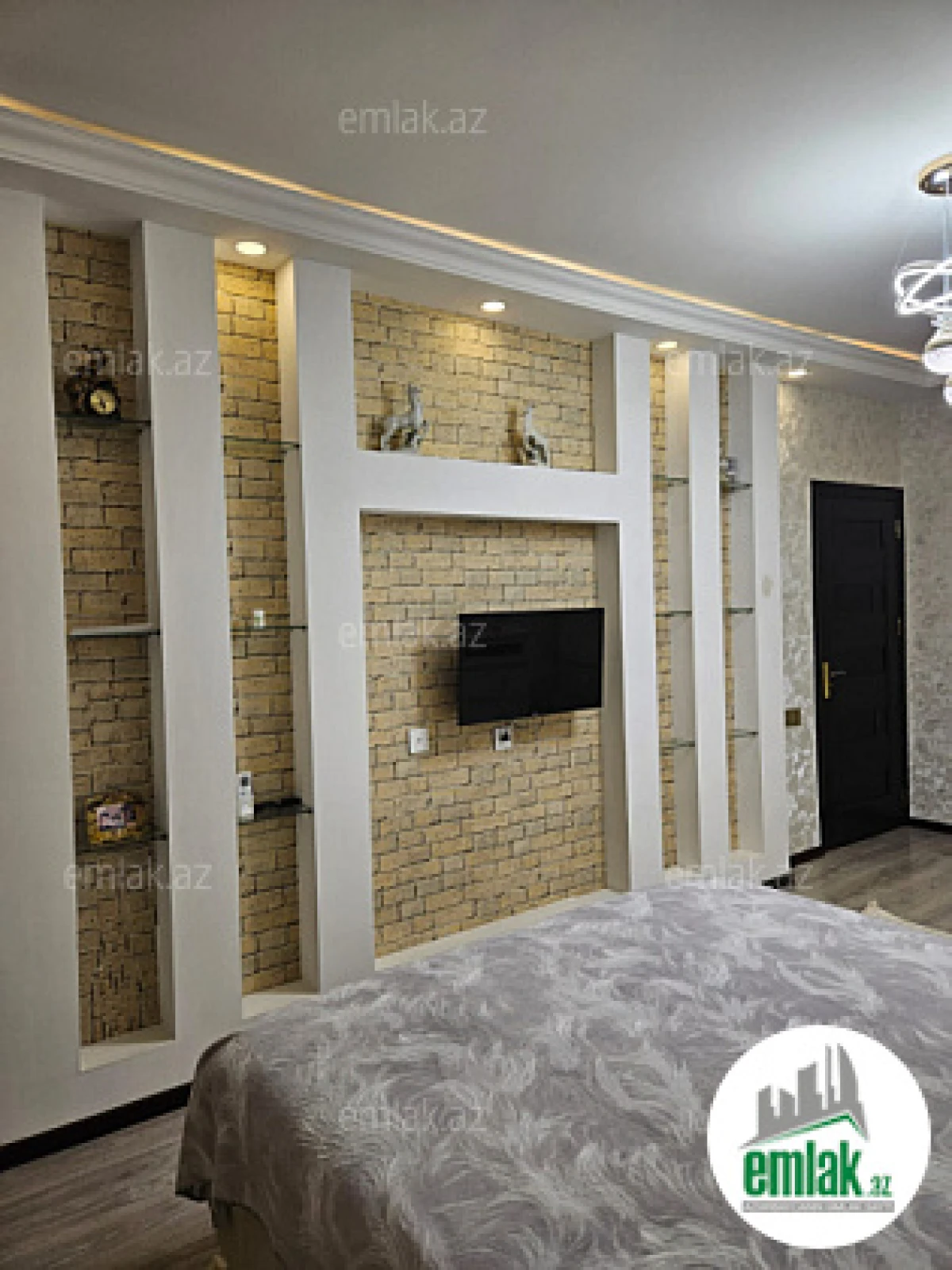 Satılır 3 otaqlı köhnə tikili 80 m²