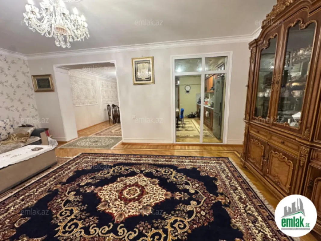 Satılır 4 otaqlı köhnə tikili 100.5 m²