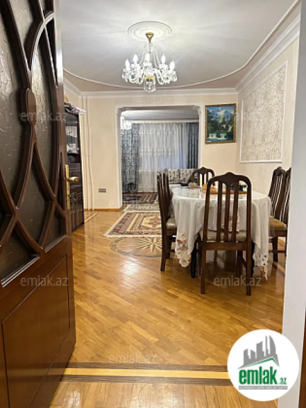 Satılır 4 otaqlı köhnə tikili 100.5 m²