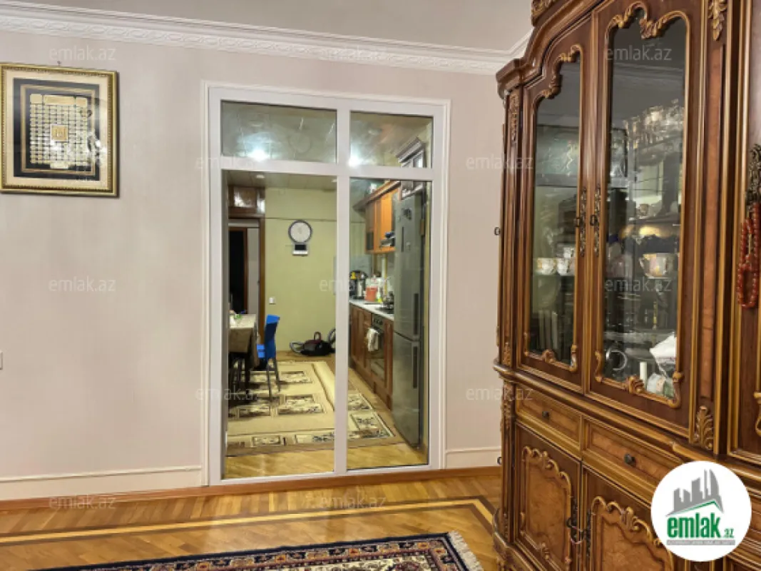 Satılır 4 otaqlı köhnə tikili 100.5 m²