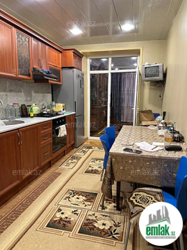 Satılır 4 otaqlı köhnə tikili 100.5 m²