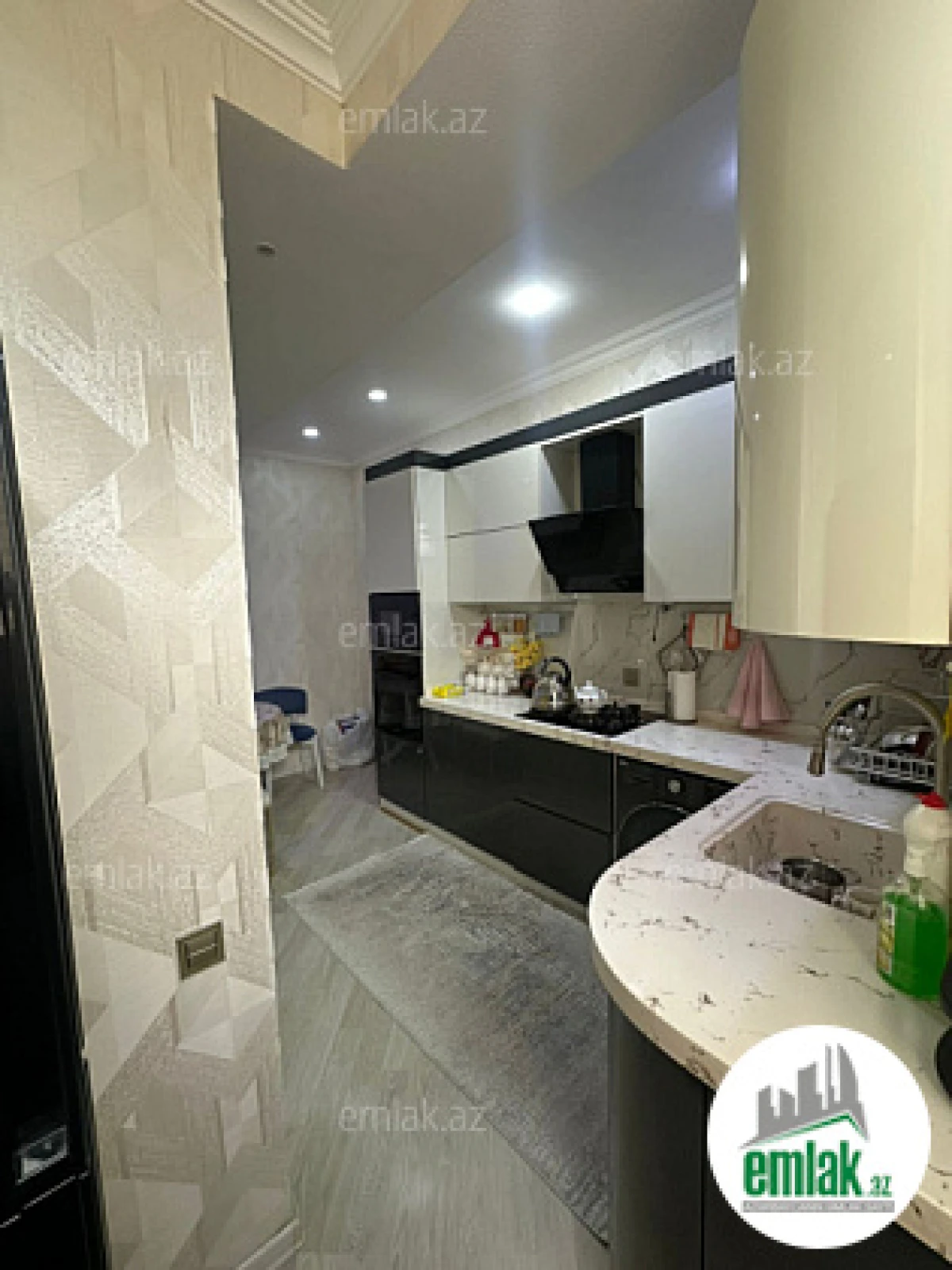 Satılır 2 otaqlı yeni tikili 68 m²