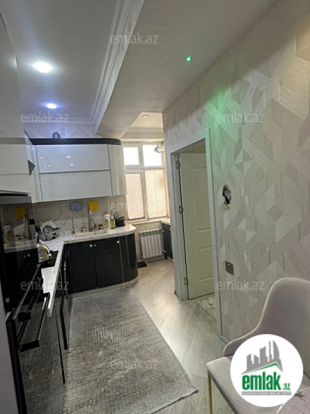 Satılır 2 otaqlı yeni tikili 68 m²