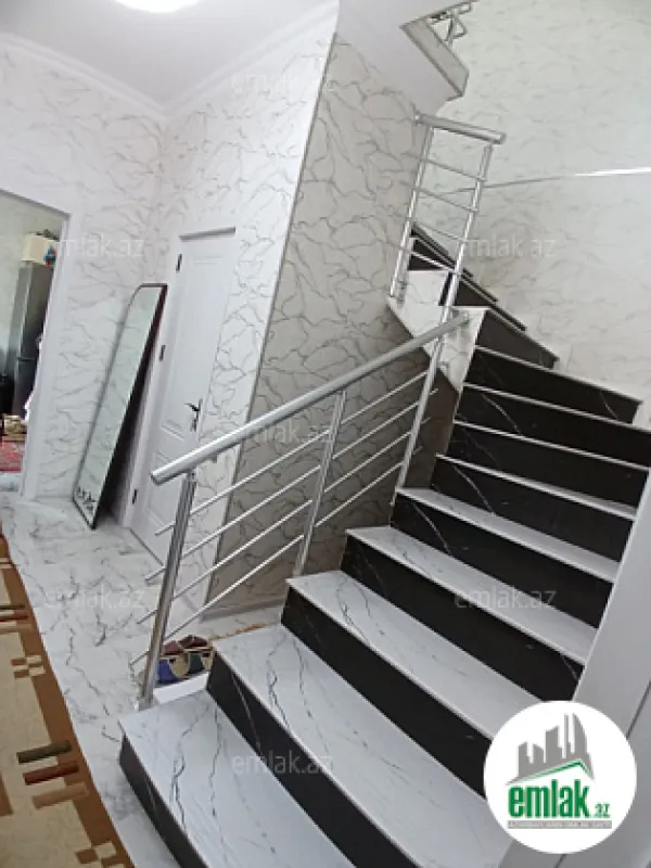 Satılır 4 otaqlı həyət evi 105 m²