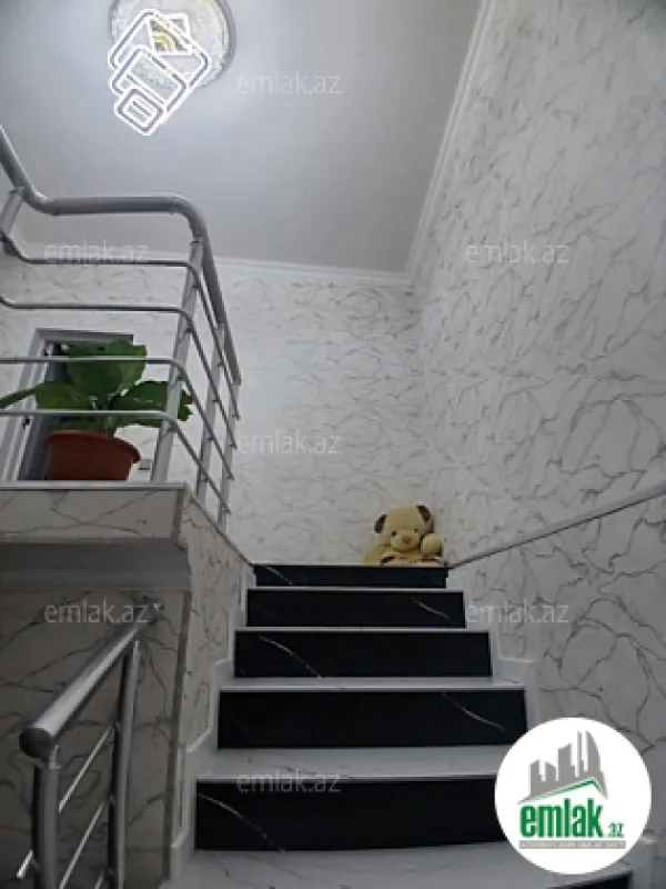 Satılır 4 otaqlı həyət evi 105 m²