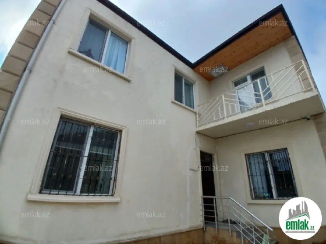 Satılır 4 otaqlı həyət evi 105 m²