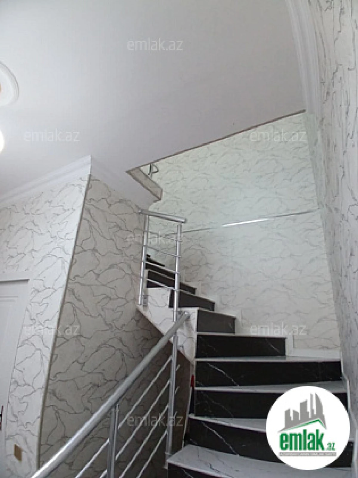 Satılır 4 otaqlı həyət evi 105 m²