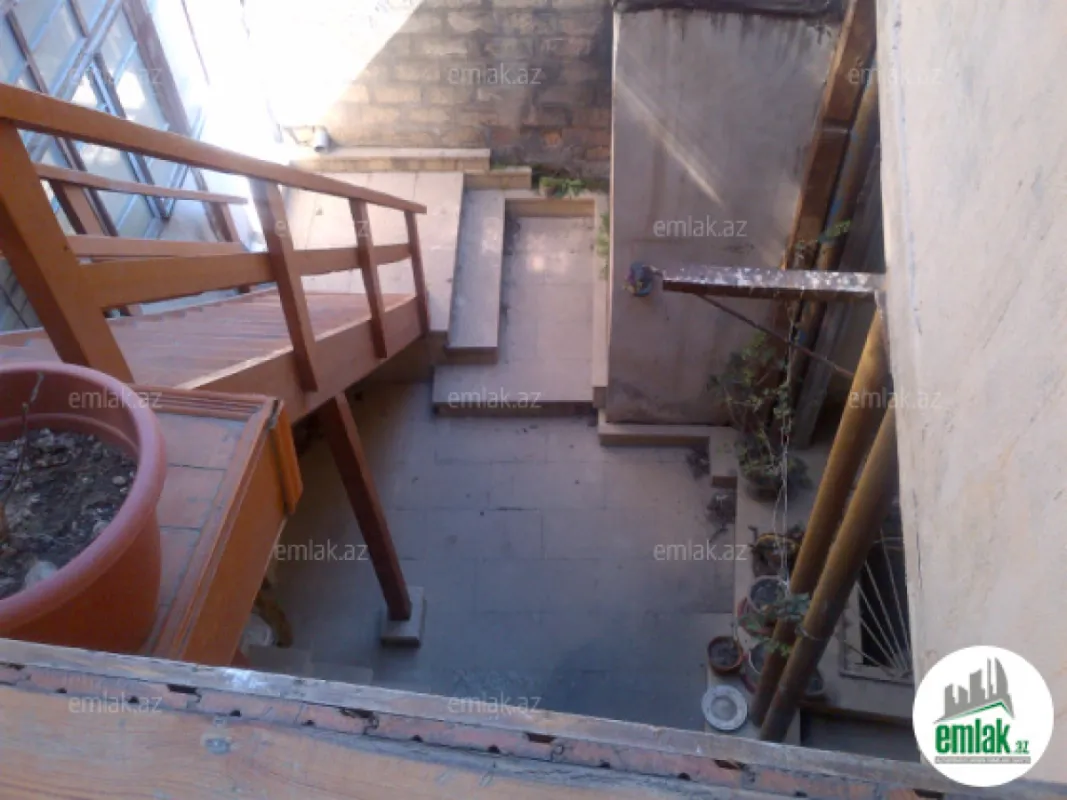 Satılır 2 otaqlı həyət evi 74 m²