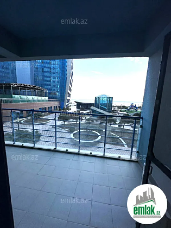 Satılır 4 otaqlı yeni tikili 250.5 m²