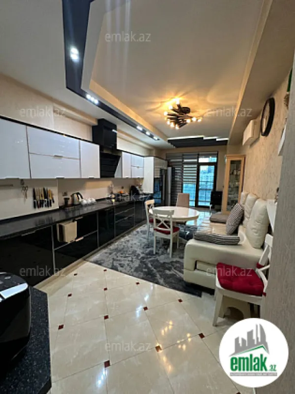 Satılır 4 otaqlı yeni tikili 250.5 m²