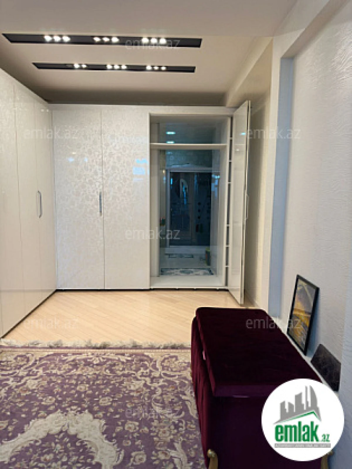 Satılır 4 otaqlı yeni tikili 250.5 m²