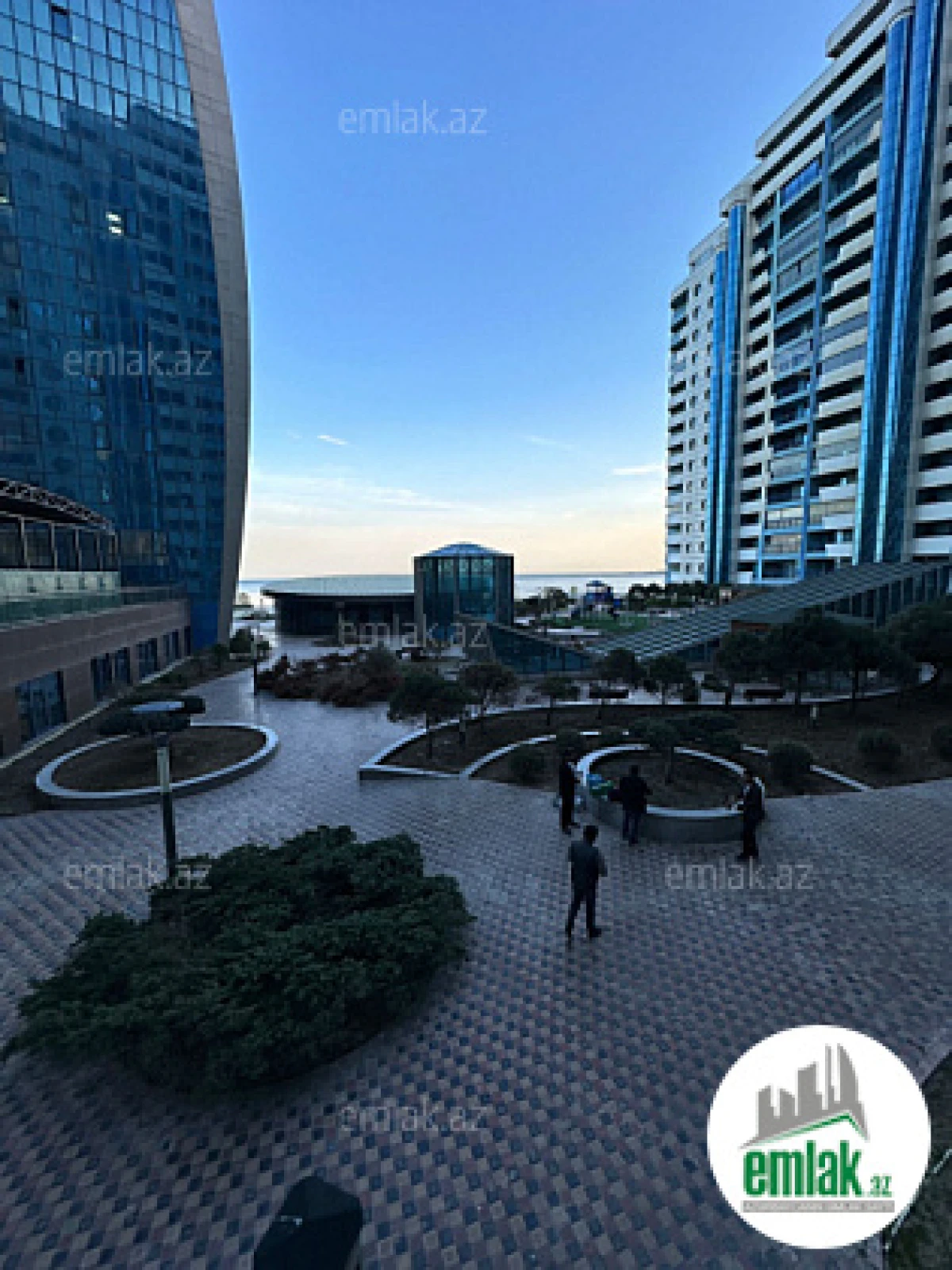 Satılır 4 otaqlı yeni tikili 250.5 m²