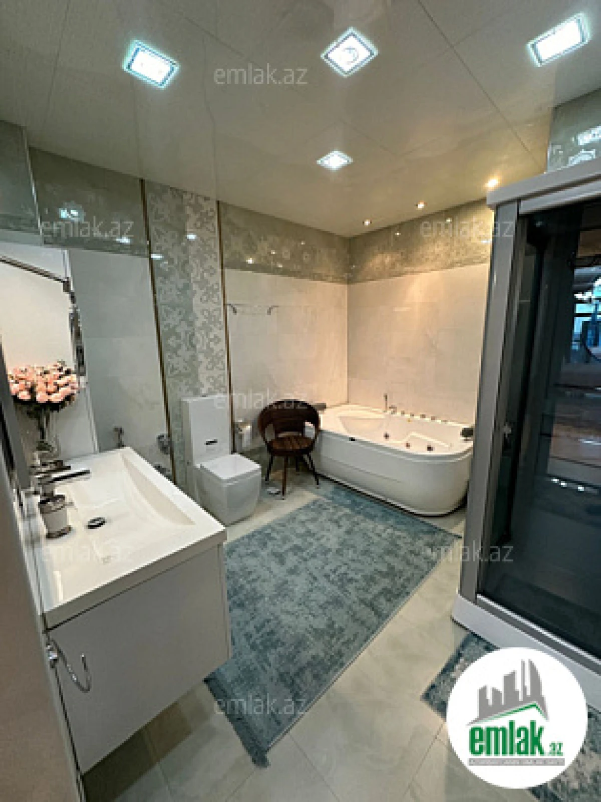 Satılır 4 otaqlı yeni tikili 250.5 m²