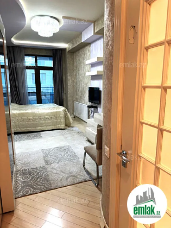 Satılır 4 otaqlı yeni tikili 250.5 m²
