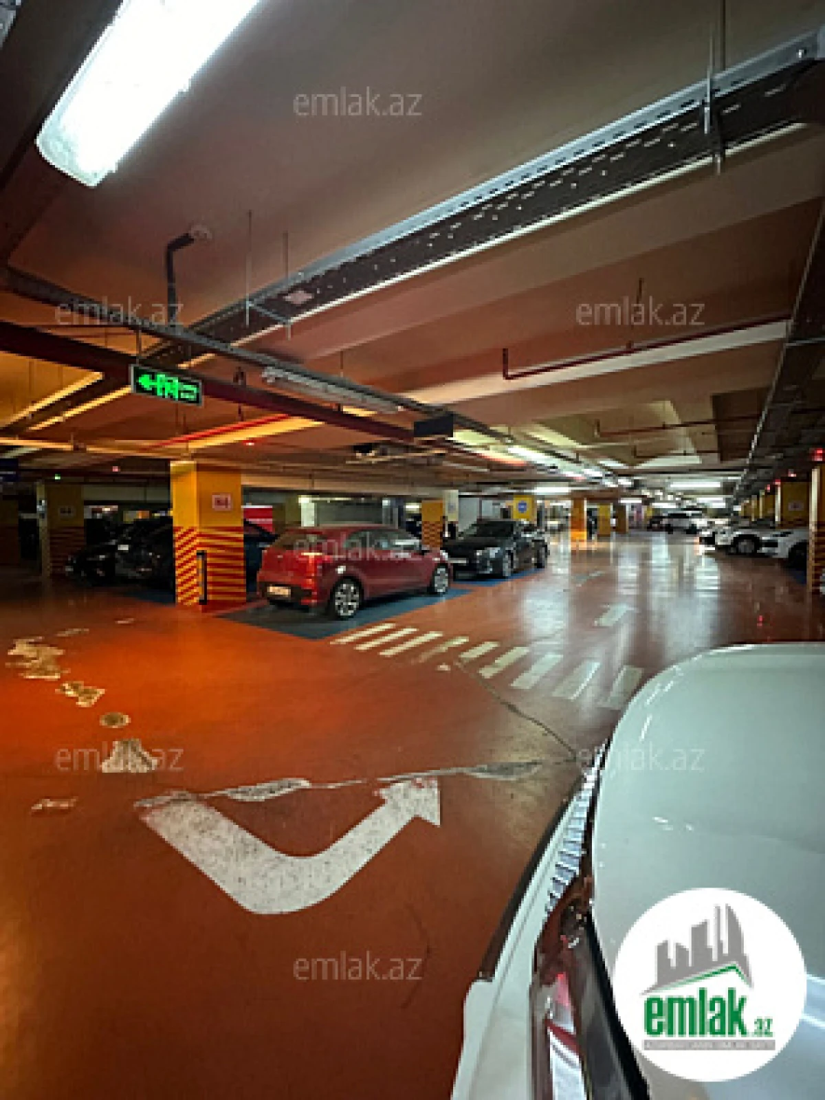 Satılır 4 otaqlı yeni tikili 250.5 m²