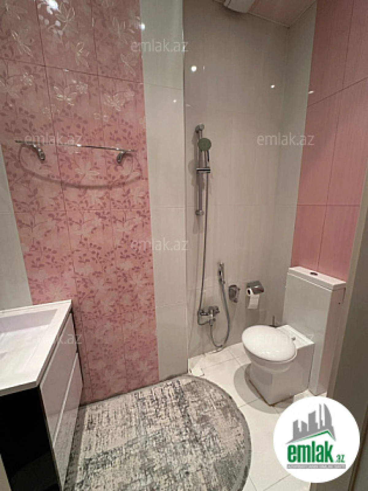 Satılır 4 otaqlı yeni tikili 250.5 m²