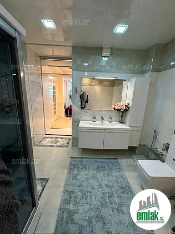 Satılır 4 otaqlı yeni tikili 250.5 m²
