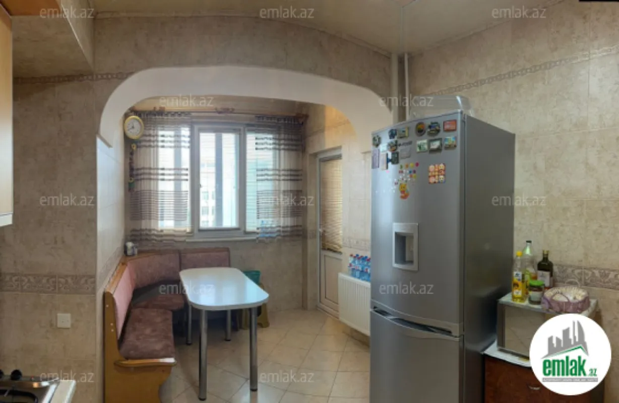 Satılır 3 otaqlı köhnə tikili 110 m²