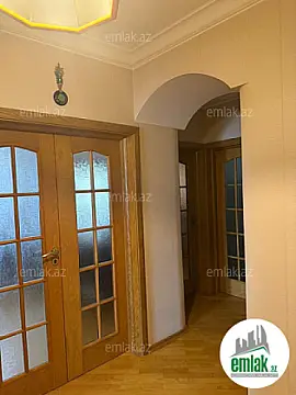 Satılır 3 otaqlı köhnə tikili 110 m²